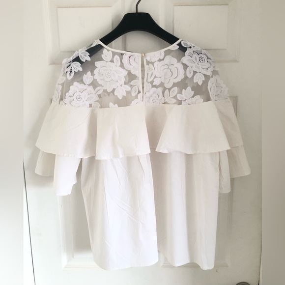 VINCE CAMUTO white top . - Picture 14 of 16